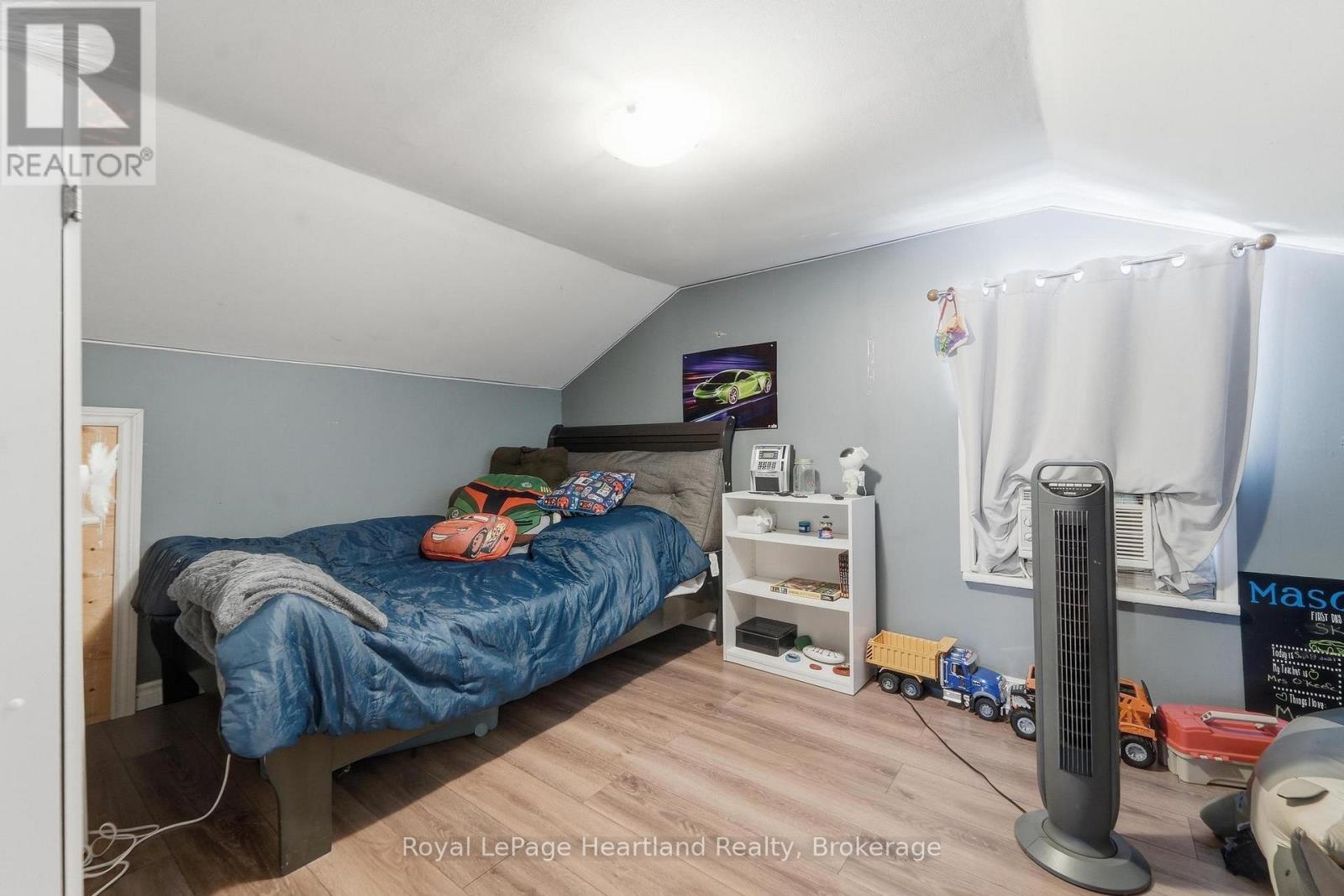 117 Quebec Street, Goderich (Goderich (Town)), ON - Indoor Photo Showing Bedroom