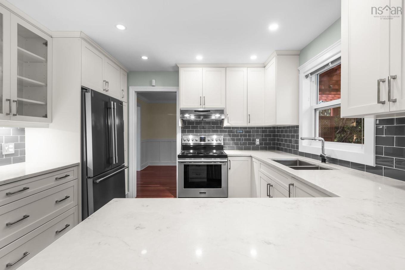 94 Dillon Crescent, Halifax, NS - Indoor Photo Showing Kitchen With Stainless Steel Kitchen With Double Sink With Upgraded Kitchen