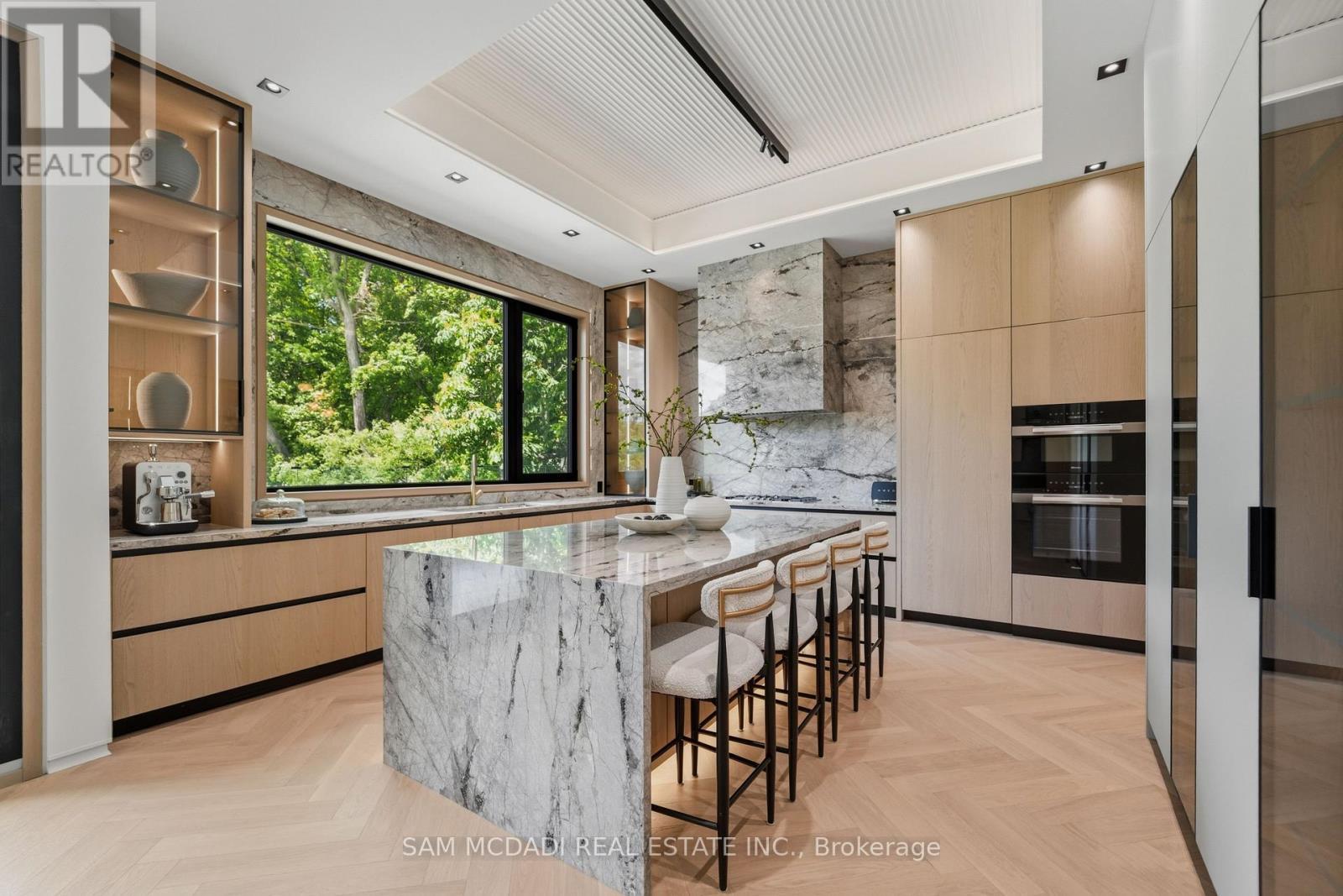 10 Peter Morse Way, Vaughan, ON - Indoor Photo Showing Kitchen