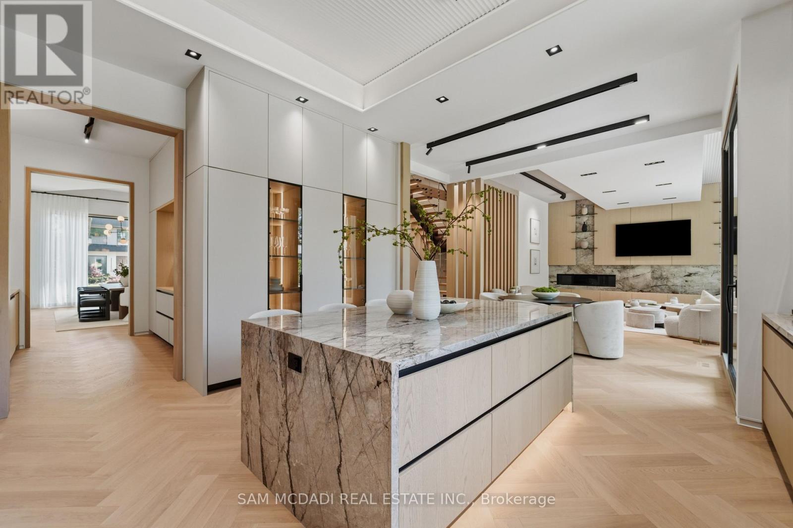 10 Peter Morse Way, Vaughan, ON - Indoor Photo Showing Kitchen