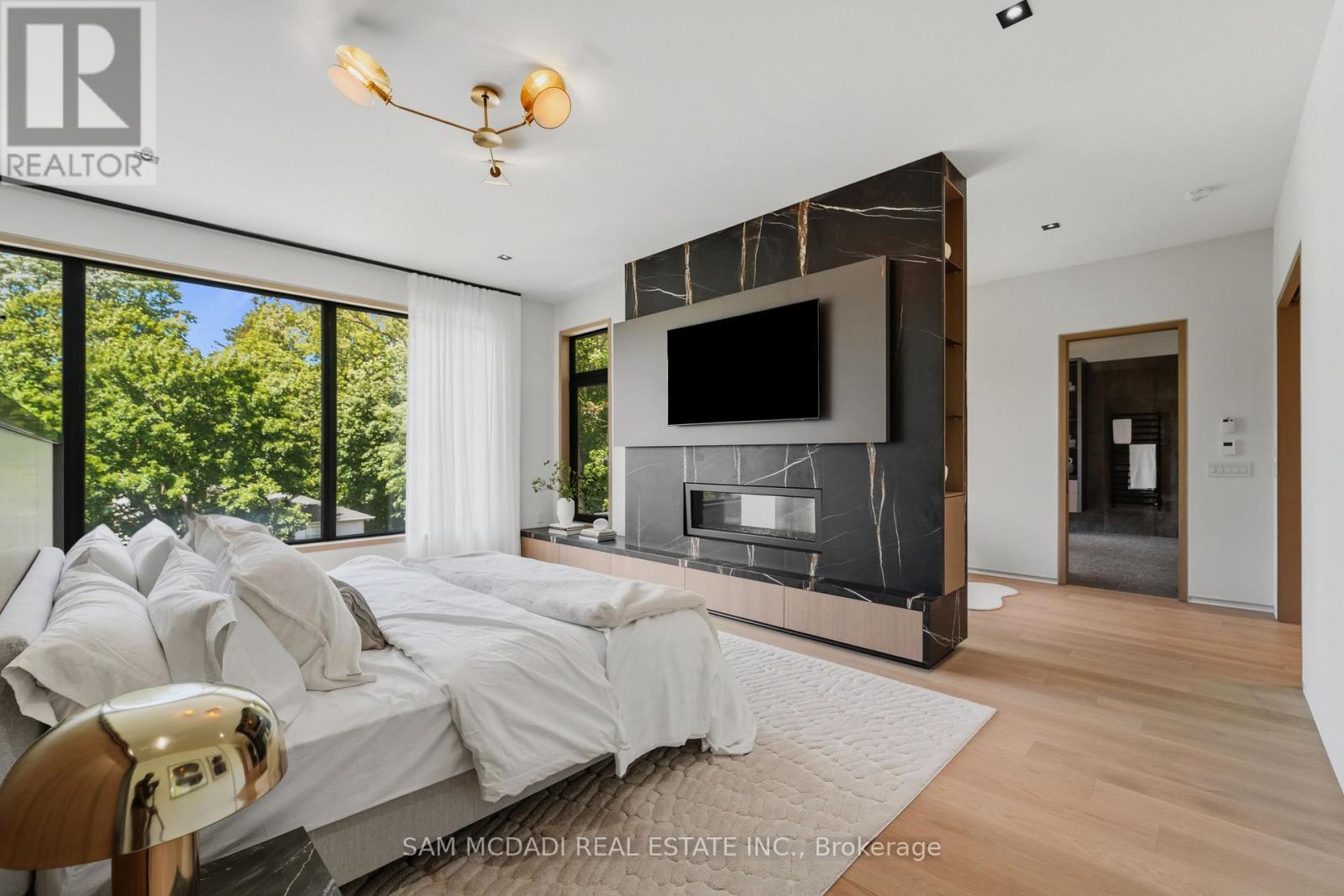 10 Peter Morse Way, Vaughan, ON - Indoor Photo Showing Bedroom With Fireplace