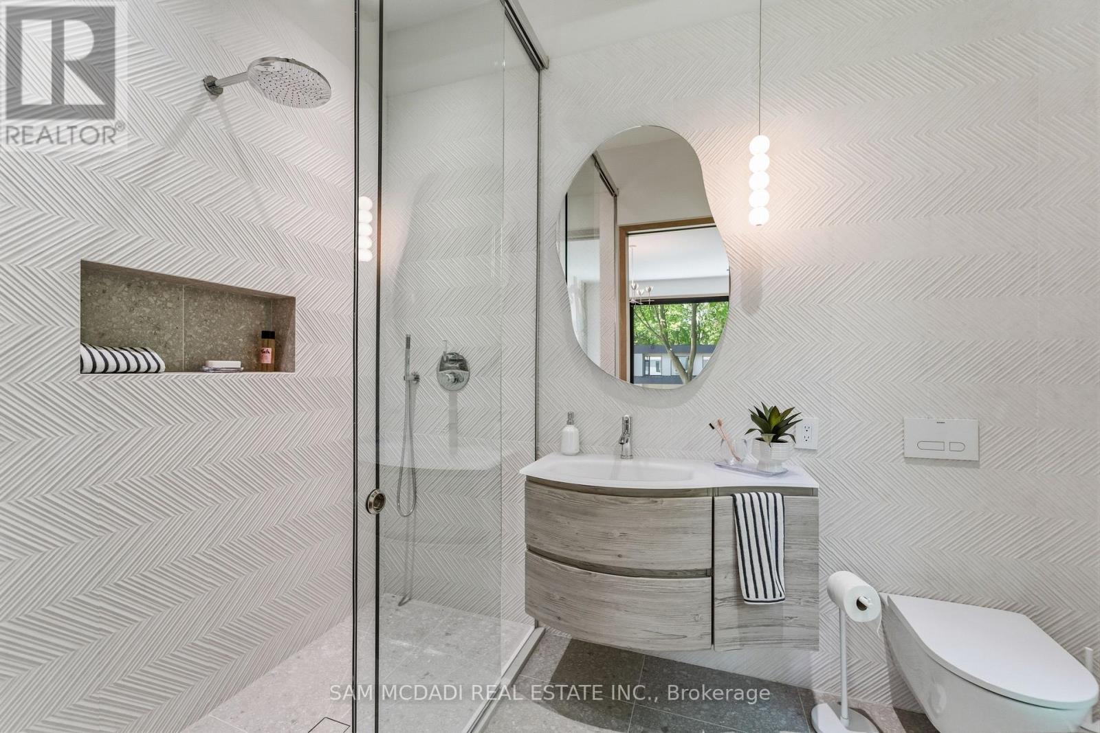 10 Peter Morse Way, Vaughan, ON - Indoor Photo Showing Bathroom