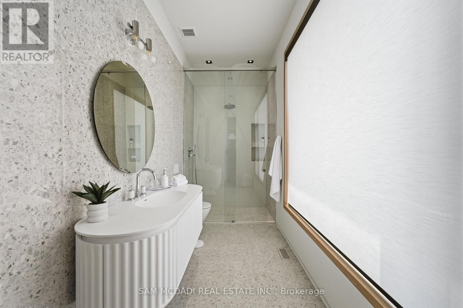 10 Peter Morse Way, Vaughan, ON - Indoor Photo Showing Bathroom