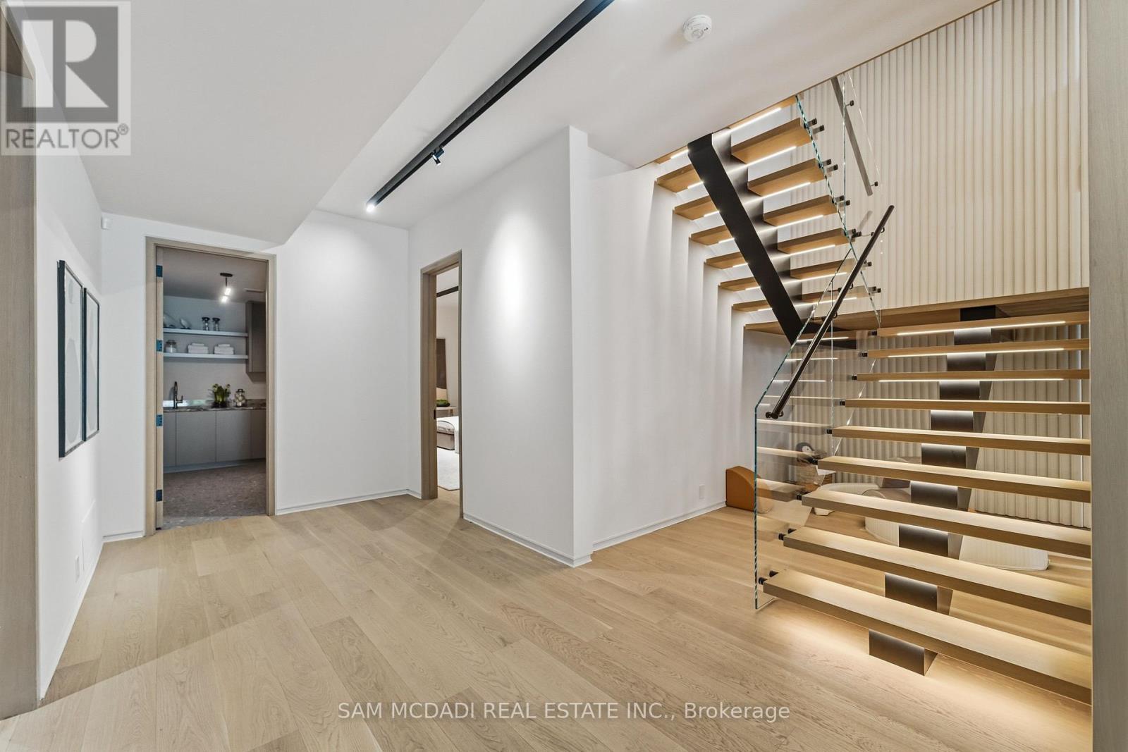 10 Peter Morse Way, Vaughan, ON - Indoor Photo Showing Other Room