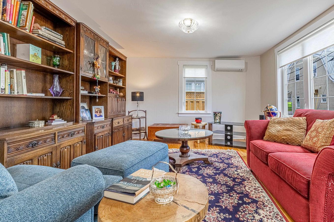 67 Victoria Street, Charlottetown, PE - Indoor Photo Showing Living Room