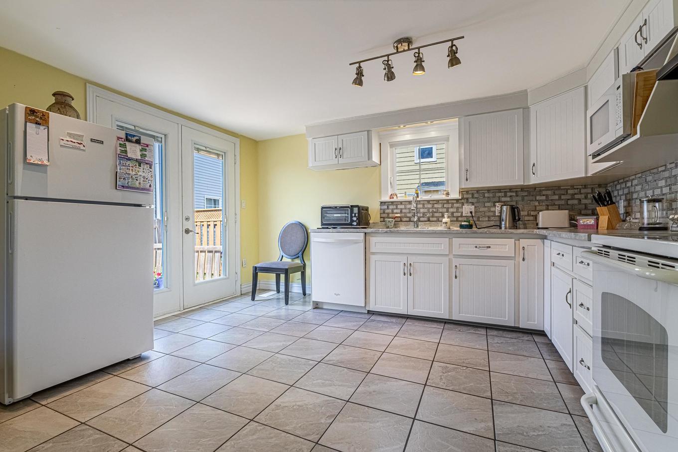 67 Victoria Street, Charlottetown, PE - Indoor Photo Showing Kitchen