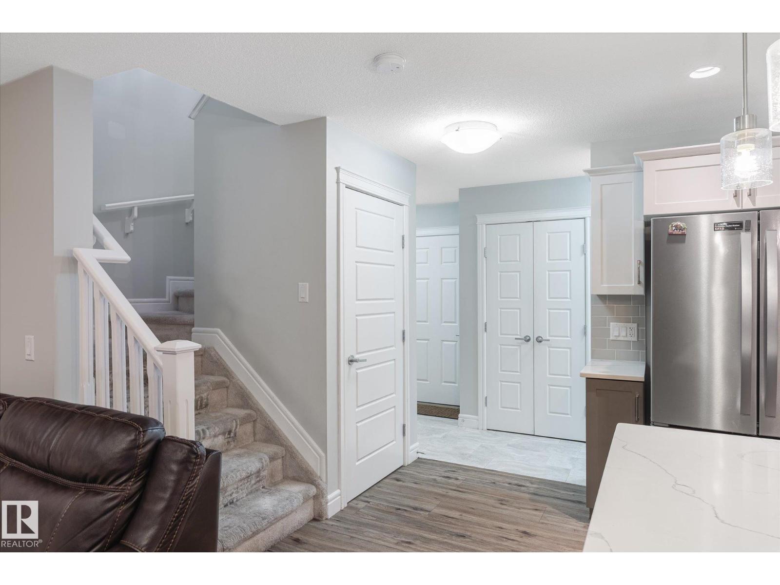 1416 169 St Sw, Edmonton, AB - Indoor