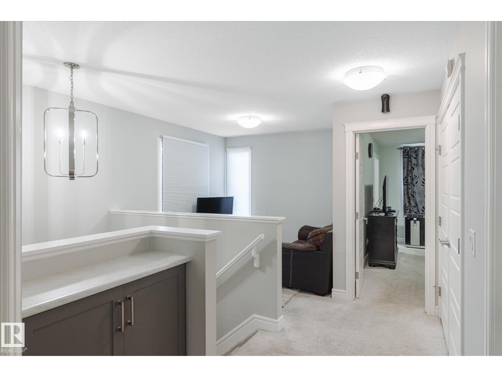 1416 169 St Sw, Edmonton, AB - Indoor