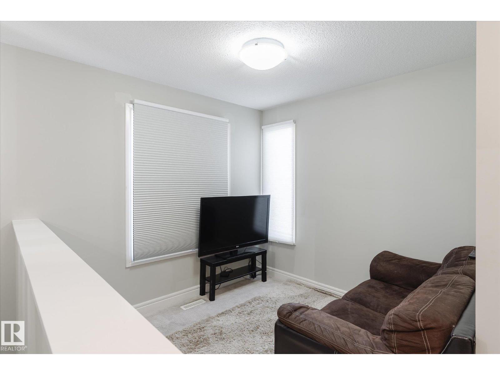 1416 169 St Sw, Edmonton, AB - Indoor