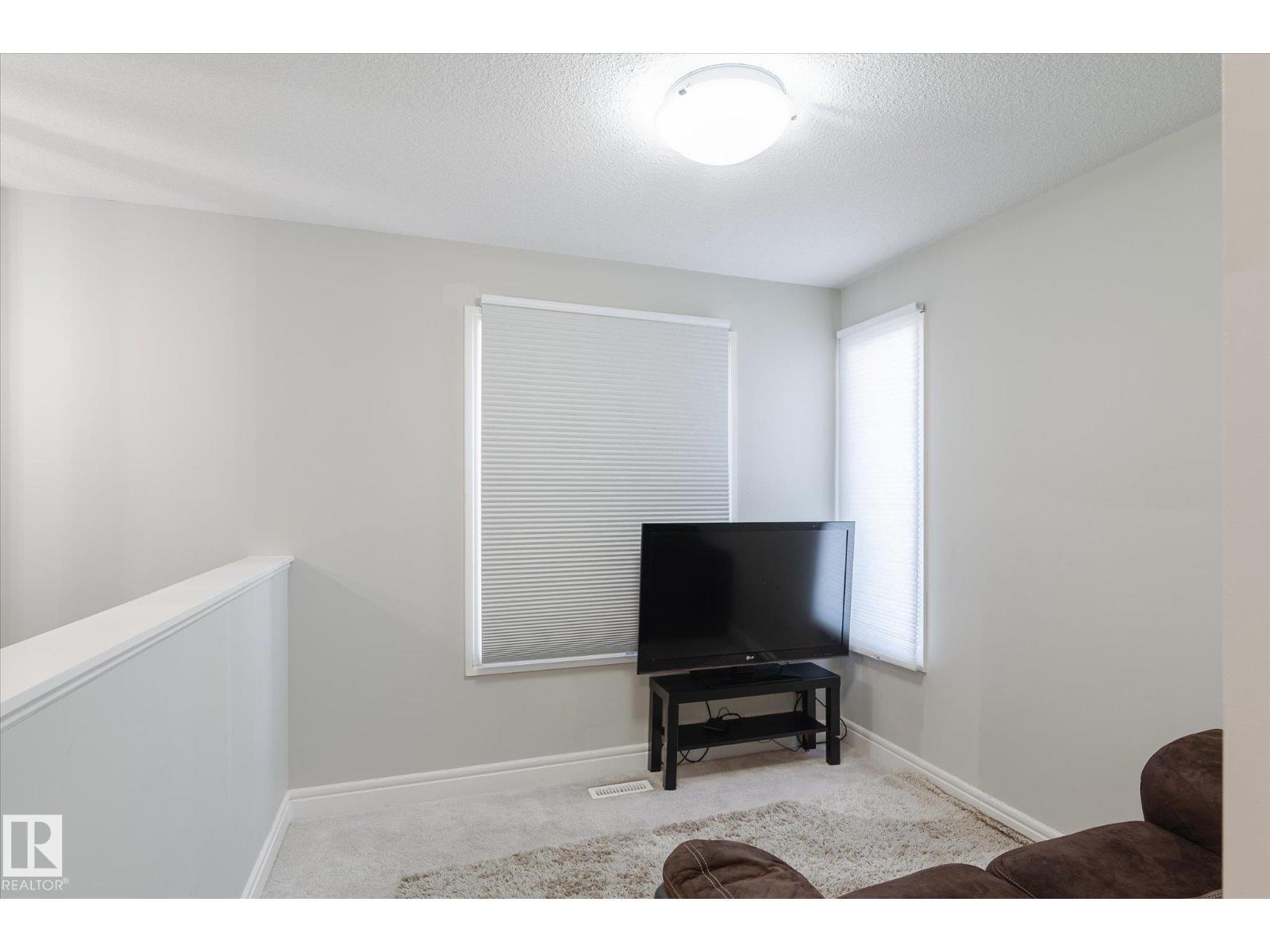 1416 169 St Sw, Edmonton, AB - Indoor