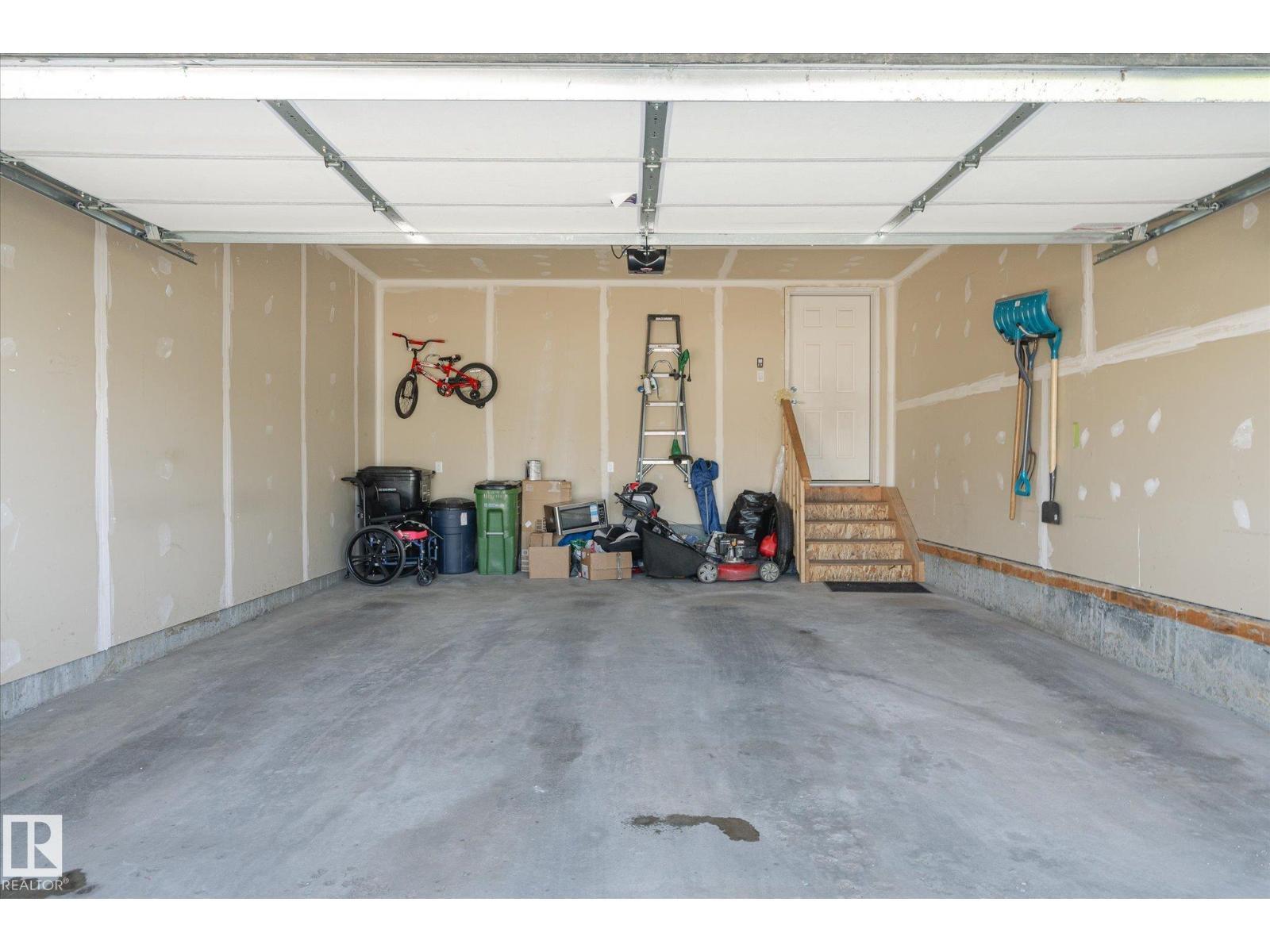 1416 169 St Sw, Edmonton, AB - Indoor Photo Showing Garage
