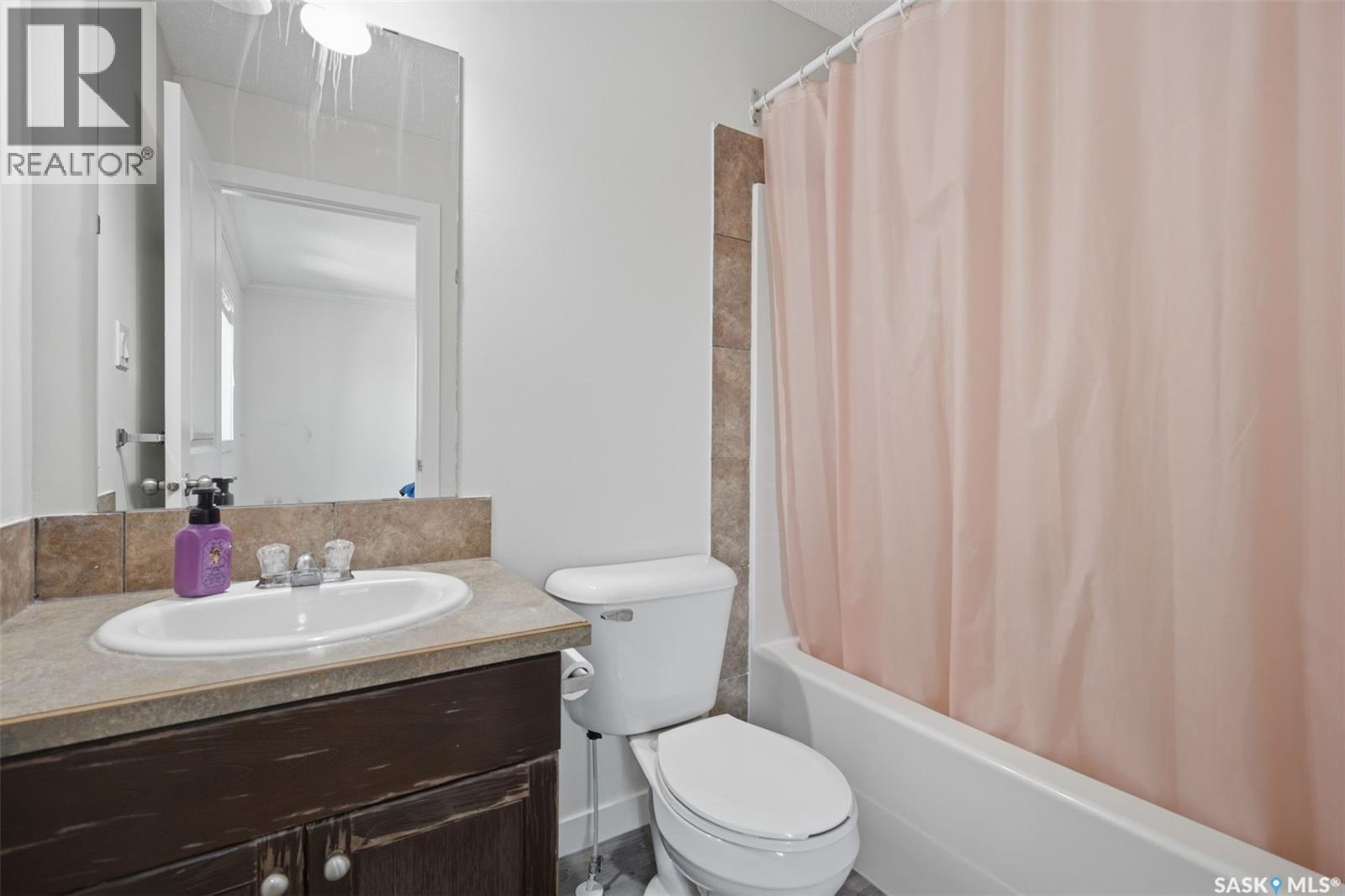 70 235 Rosewood Boulevard E, Saskatoon, SK - Indoor Photo Showing Bathroom