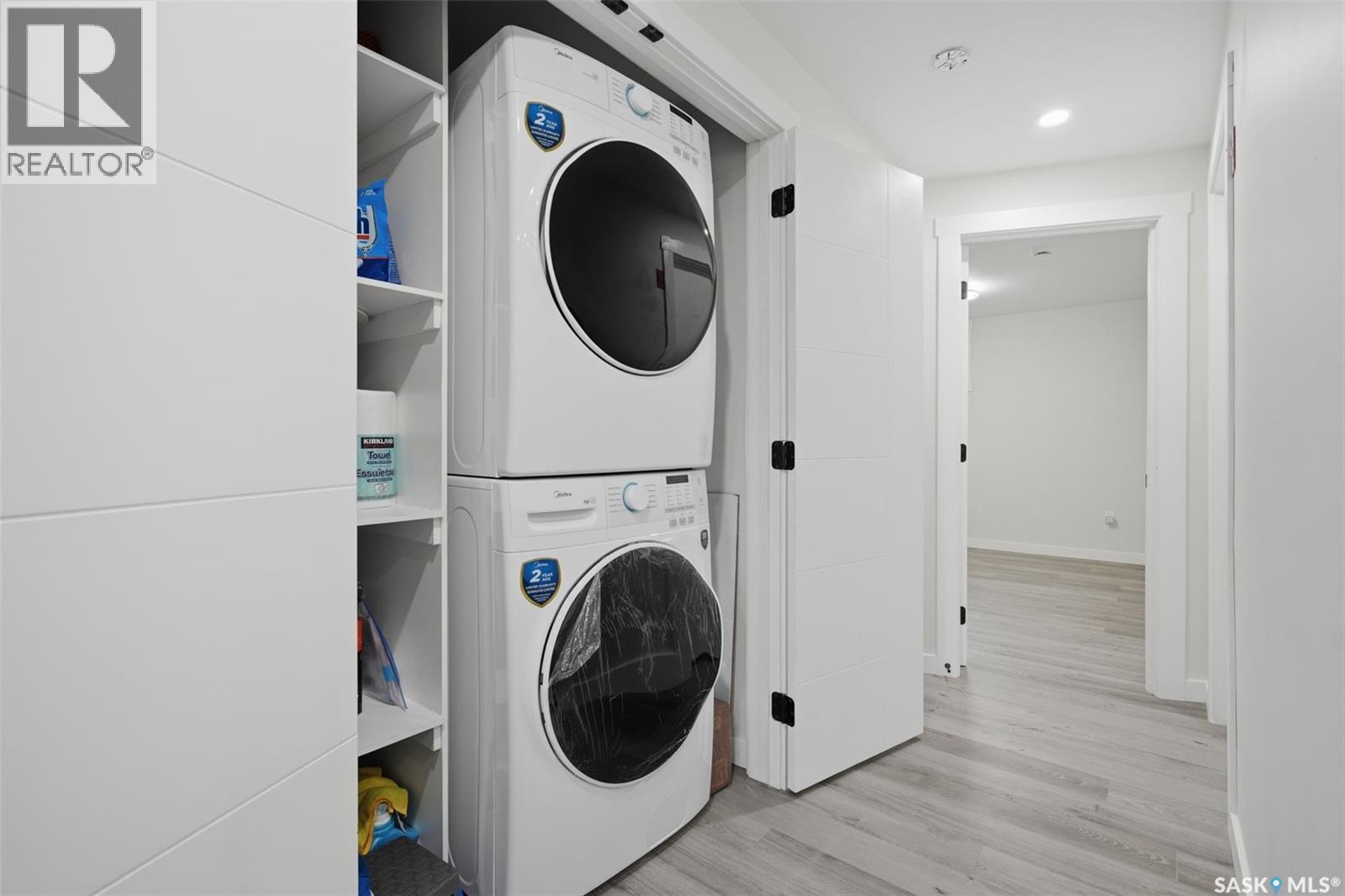 70 235 Rosewood Boulevard E, Saskatoon, SK - Indoor Photo Showing Laundry Room