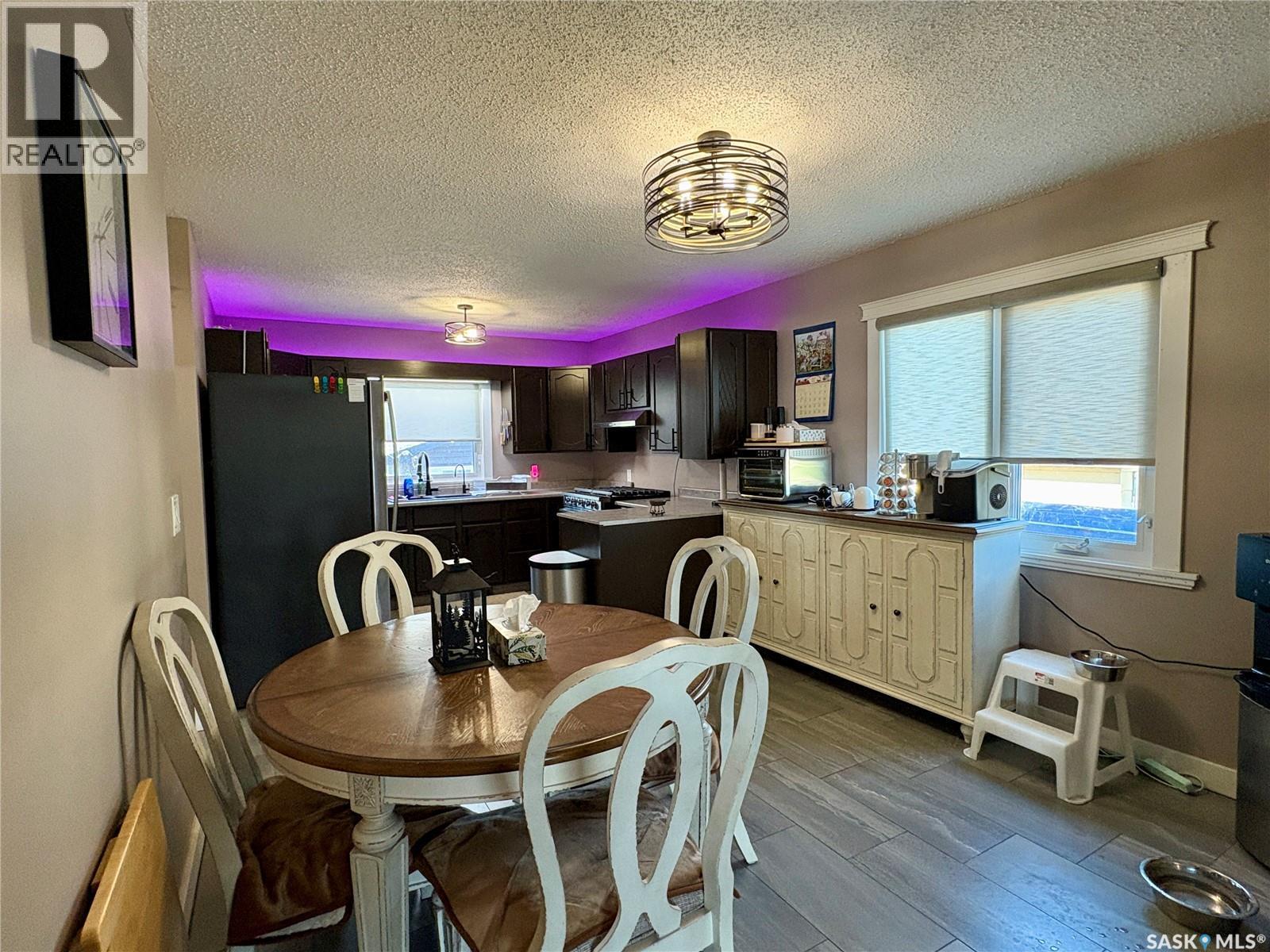 105 5Th Avenue, Hodgeville, SK - Indoor Photo Showing Dining Room