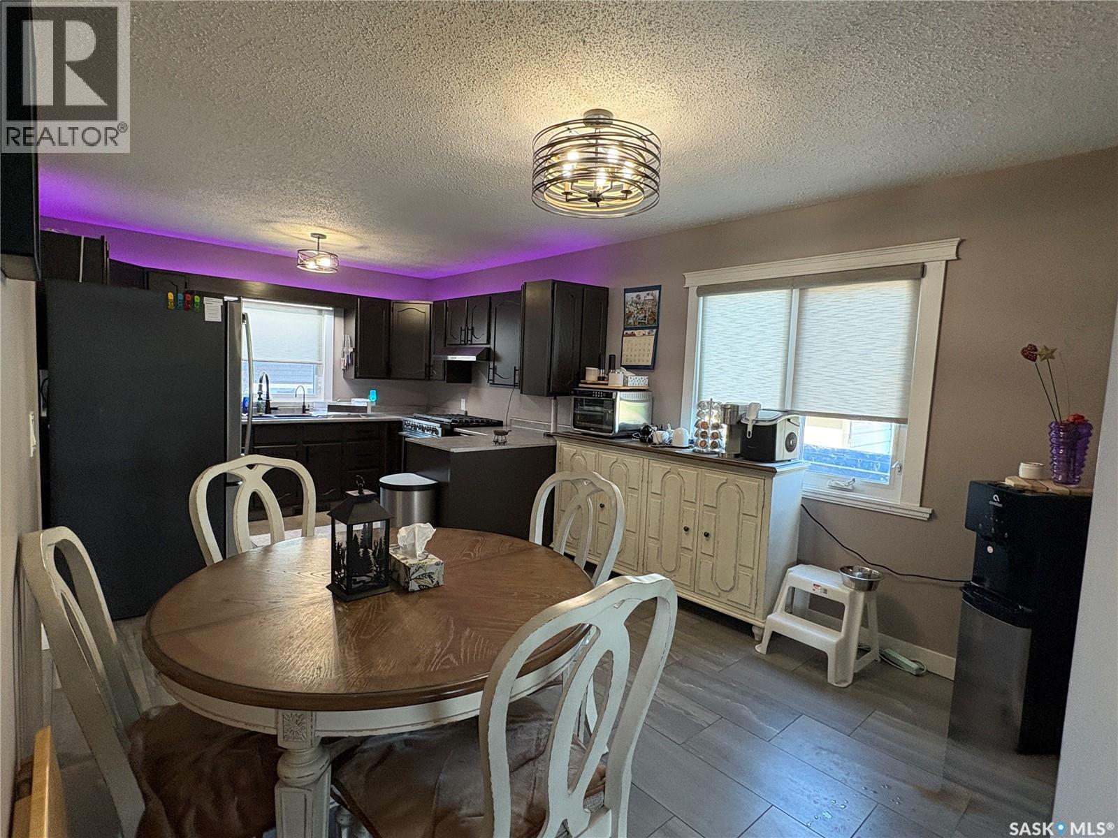 105 5Th Avenue, Hodgeville, SK - Indoor Photo Showing Dining Room