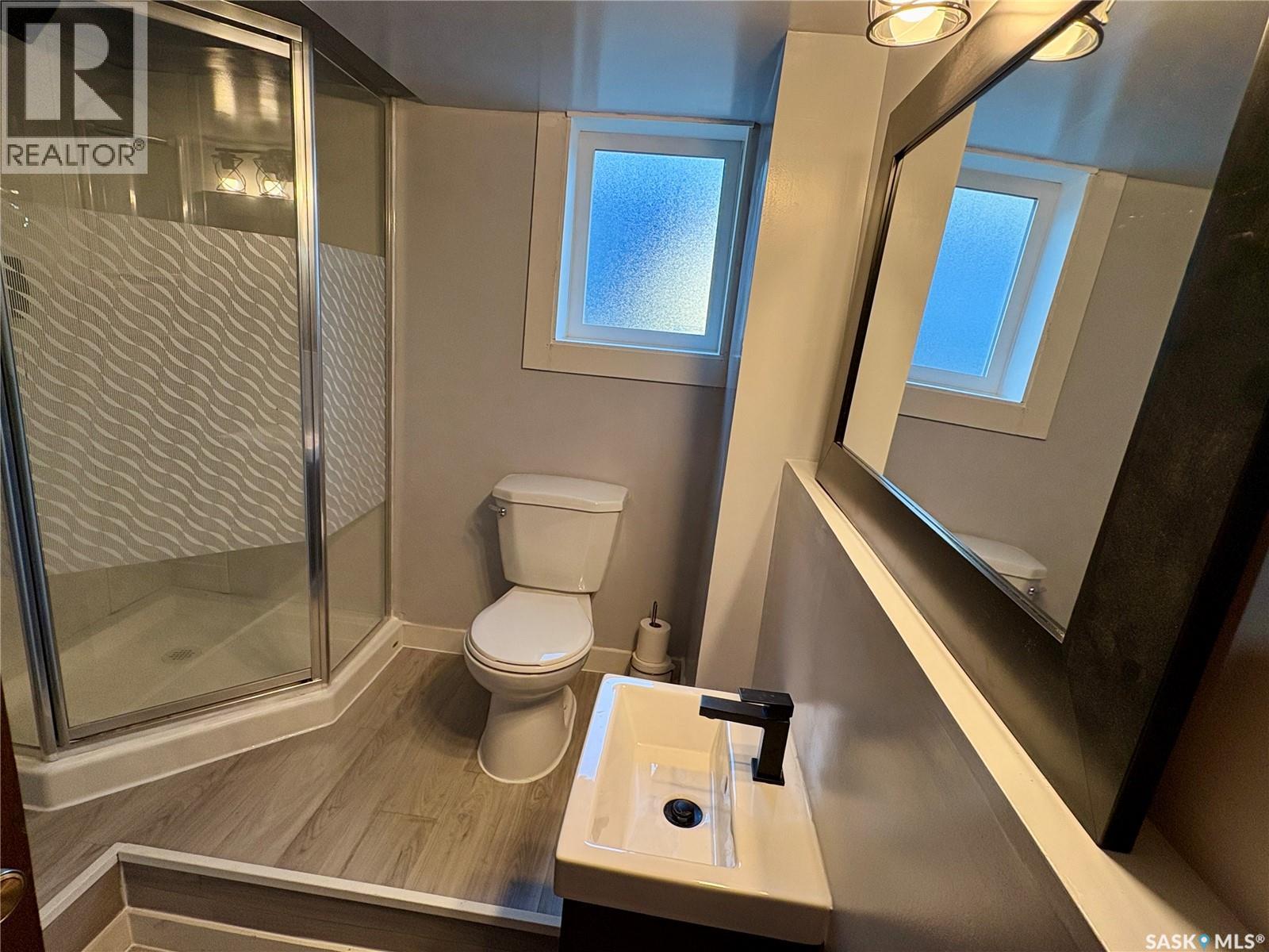 105 5Th Avenue, Hodgeville, SK - Indoor Photo Showing Bathroom