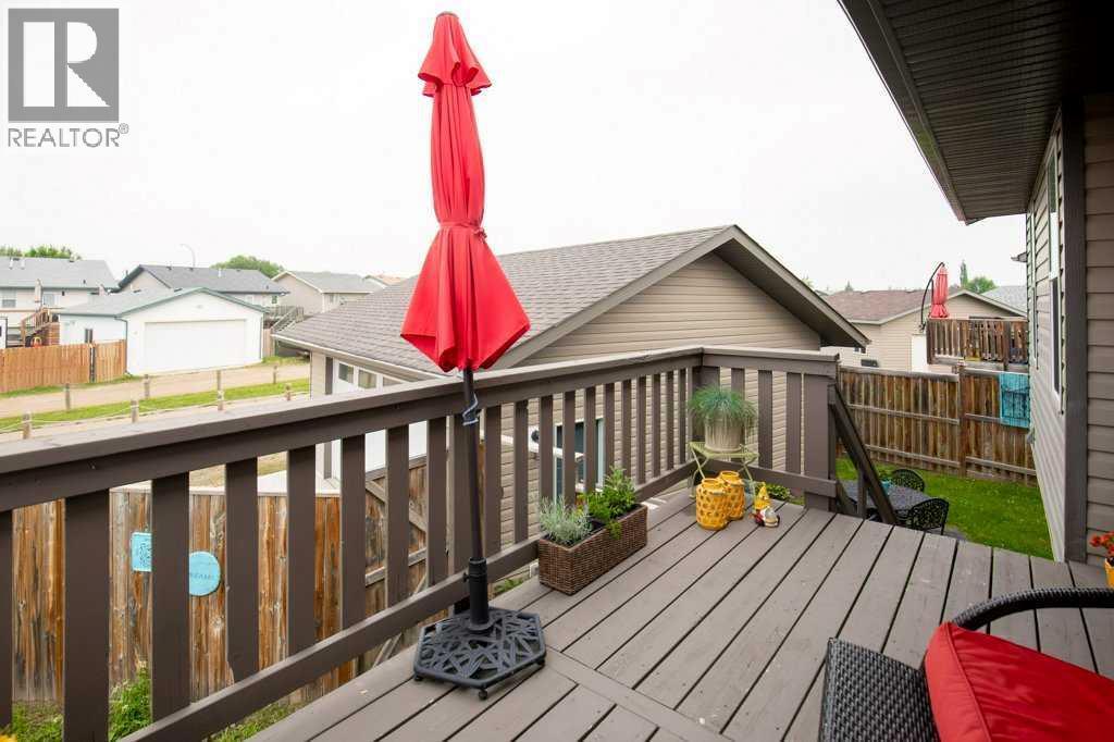 10 Hansen Close, Sylvan Lake, AB - Outdoor With Deck Patio Veranda With Exterior