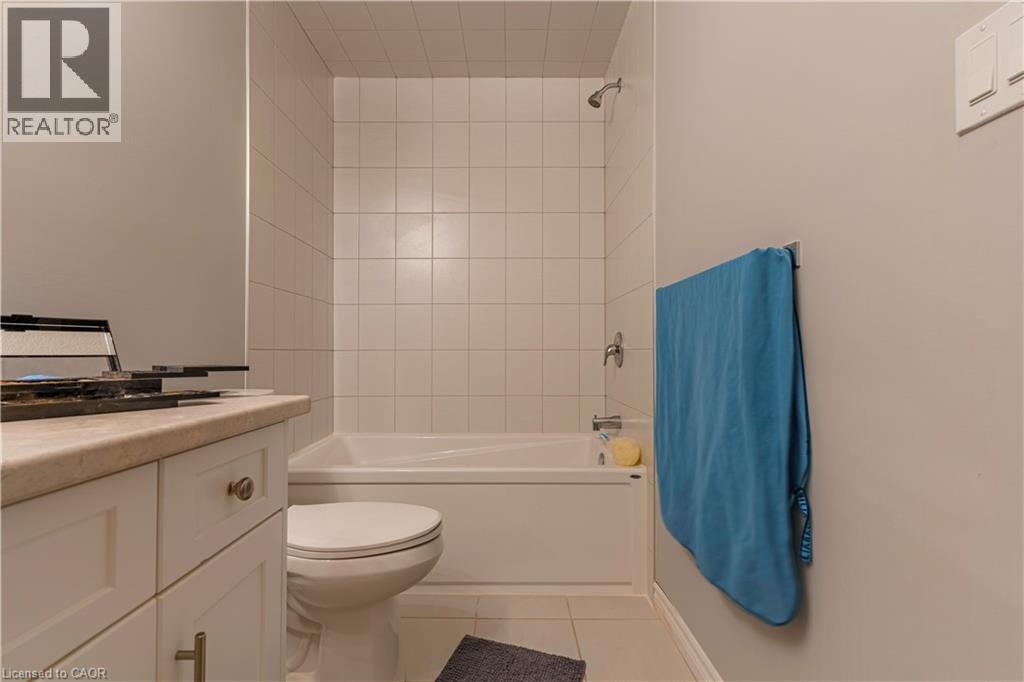 188 Wheat Lane E, Kitchener, ON - Indoor Photo Showing Bathroom