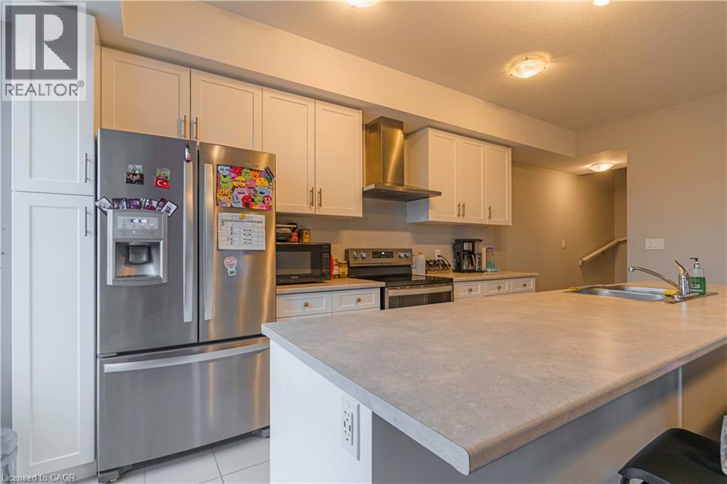 188 Wheat Lane E, Kitchener, ON - Indoor Photo Showing Kitchen With Double Sink