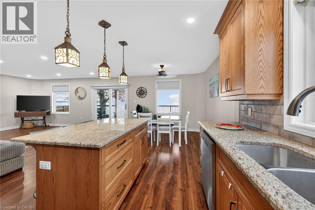12073 Augustine Road, Wainfleet, ON - Indoor Photo Showing Kitchen With Double Sink
