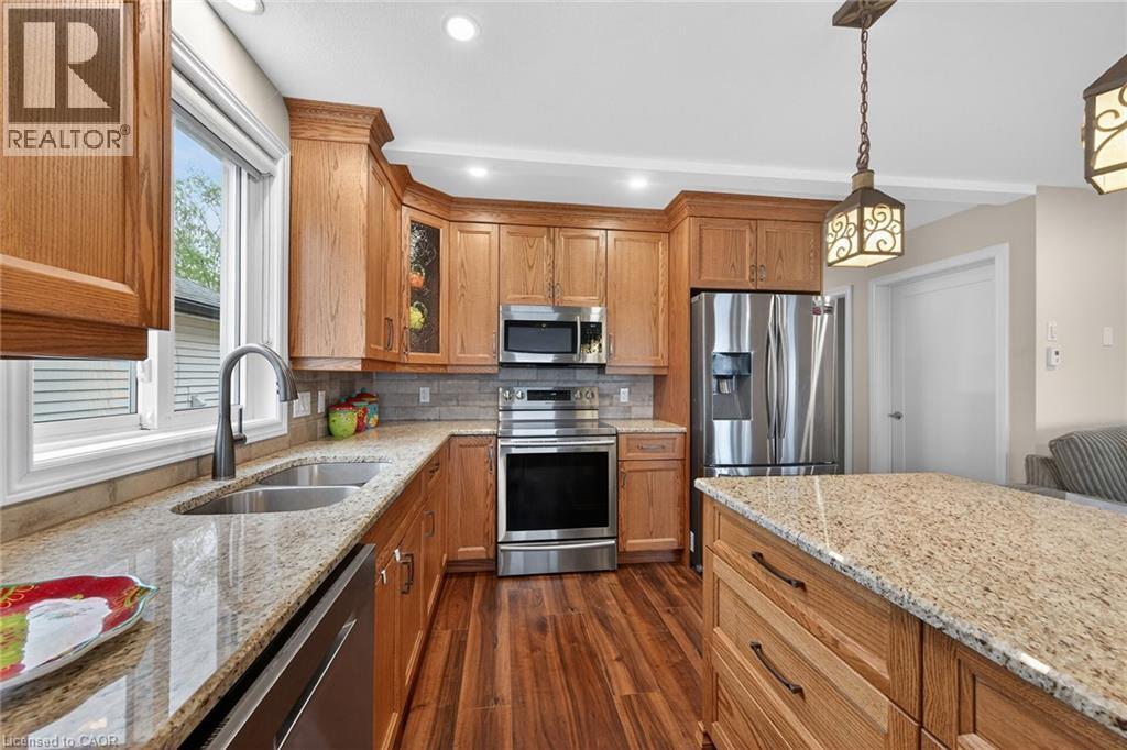 12073 Augustine Road, Wainfleet, ON - Indoor Photo Showing Kitchen With Double Sink With Upgraded Kitchen