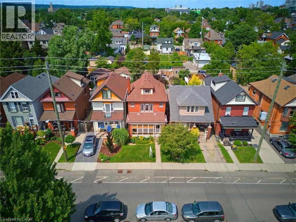 394 Charlton Avenue W, Hamilton, ON - Outdoor With Facade
