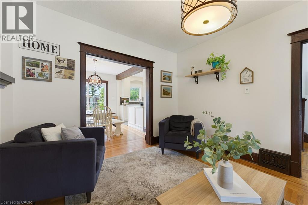 394 Charlton Avenue W, Hamilton, ON - Indoor