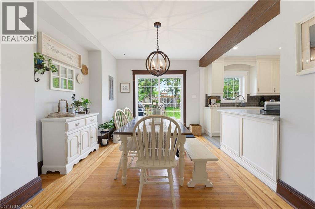 394 Charlton Avenue W, Hamilton, ON - Indoor Photo Showing Dining Room