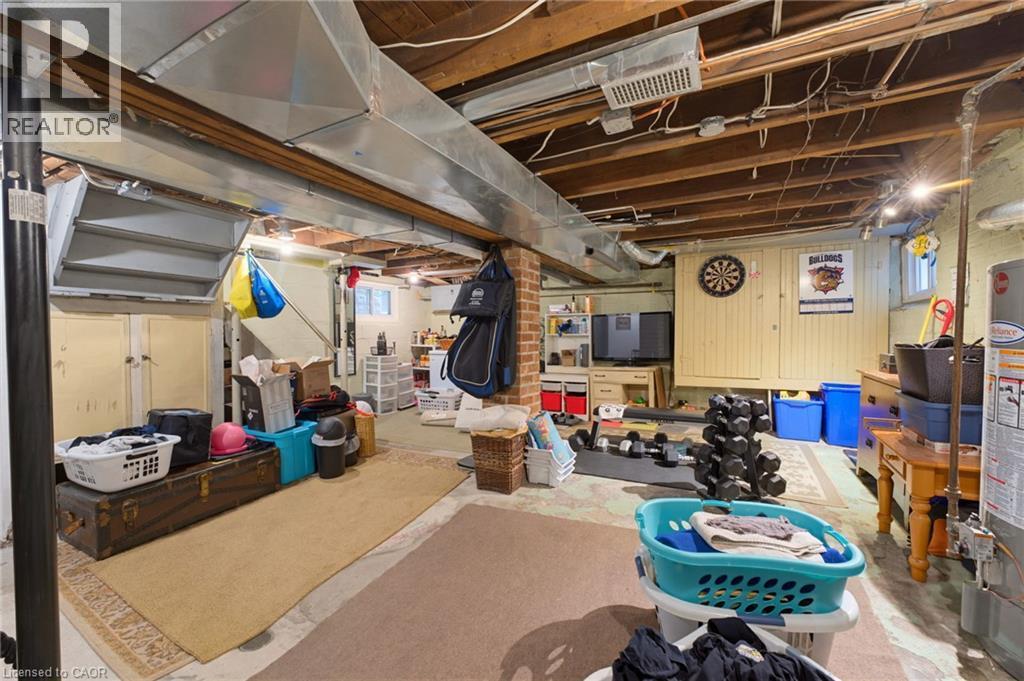 394 Charlton Avenue W, Hamilton, ON - Indoor Photo Showing Basement