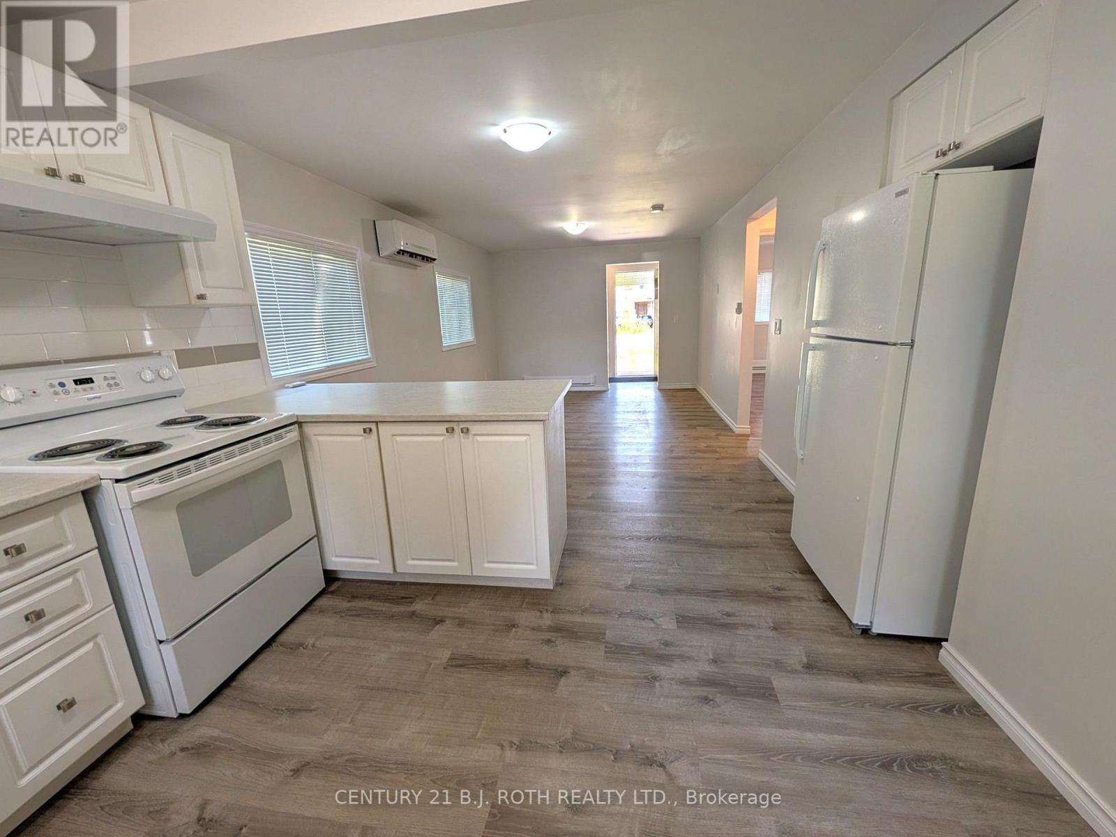 809 9Th Line, Innisfil, ON - Indoor Photo Showing Kitchen