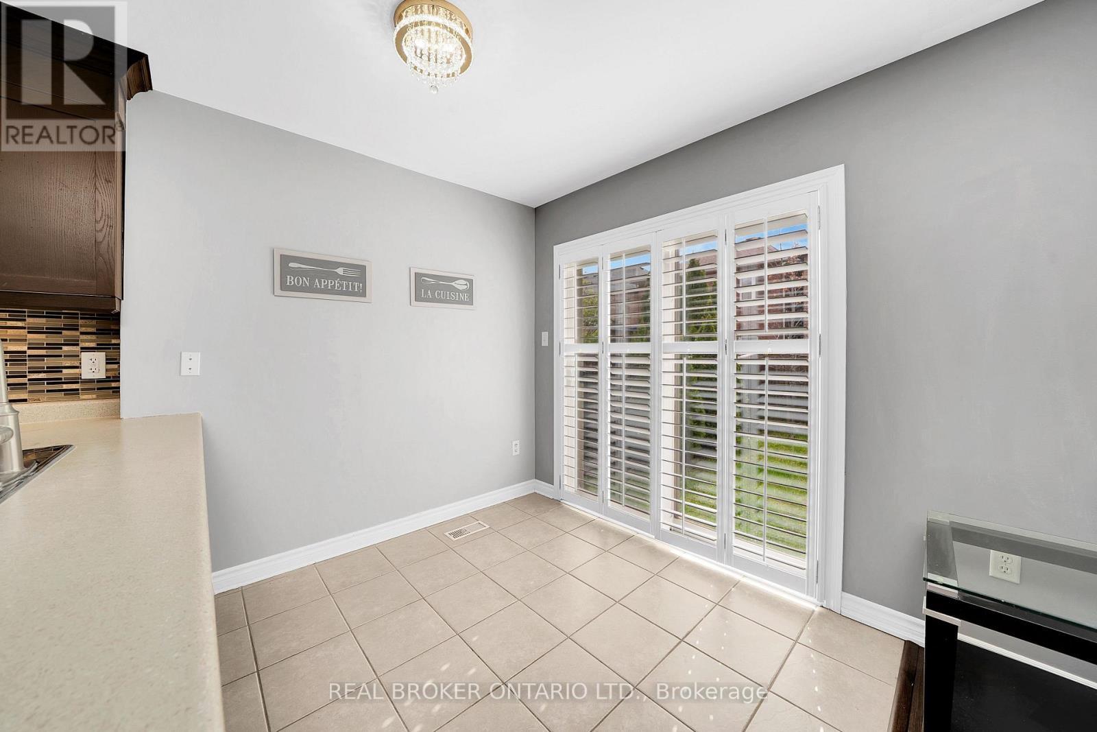 134 Mccready Drive, Milton, ON - Indoor Photo Showing Other Room
