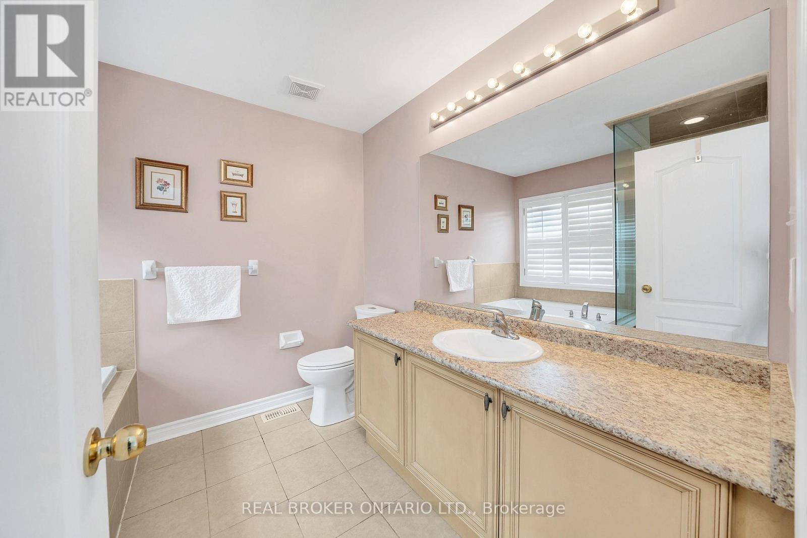 134 Mccready Drive, Milton, ON - Indoor Photo Showing Bathroom