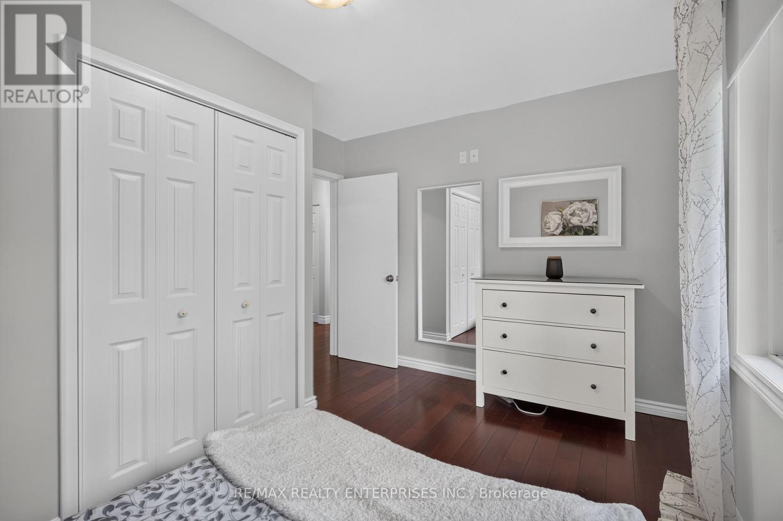 1282 Daimler Road, Mississauga, ON - Indoor Photo Showing Bedroom