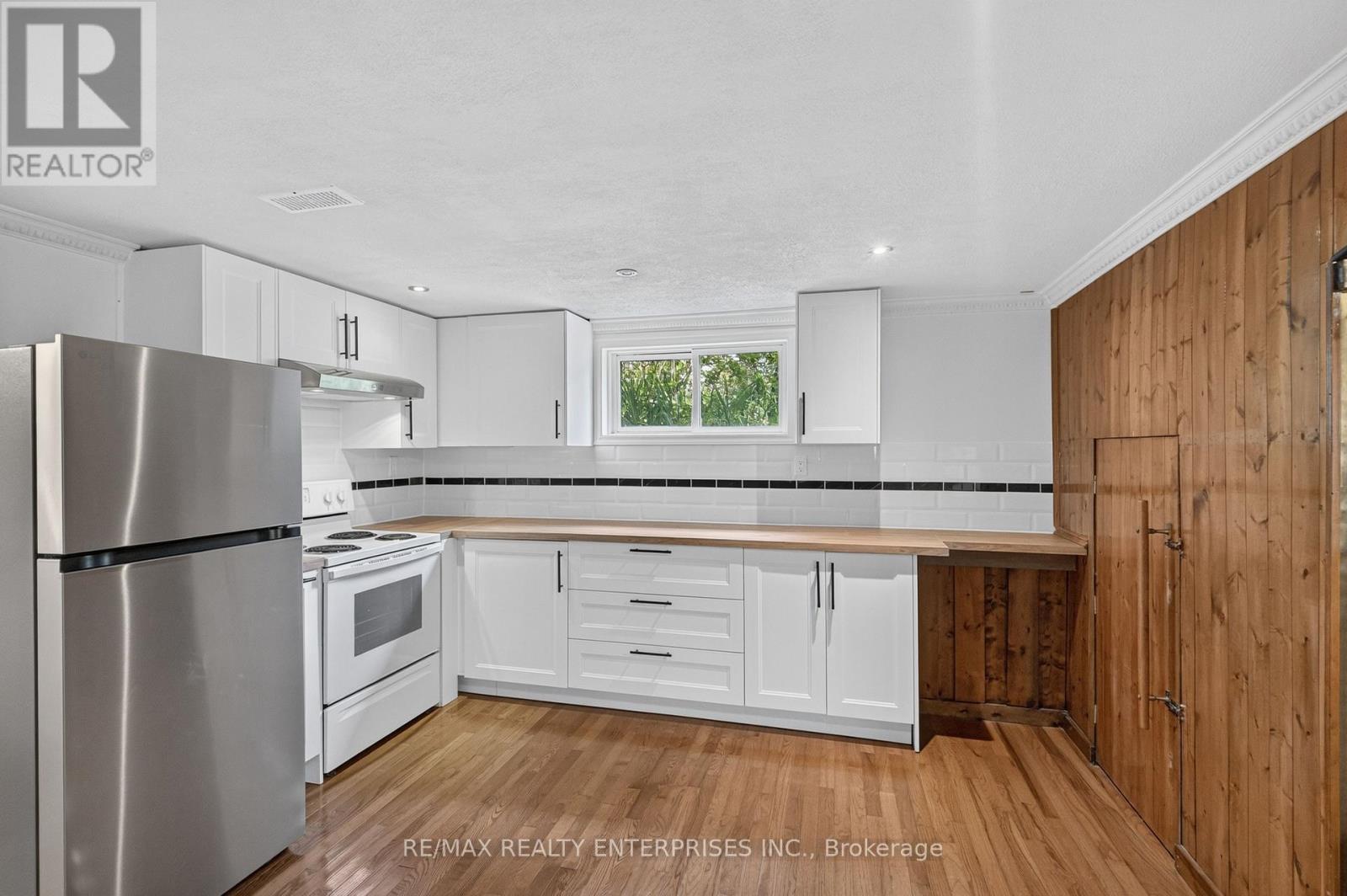 1282 Daimler Road, Mississauga, ON - Indoor Photo Showing Kitchen