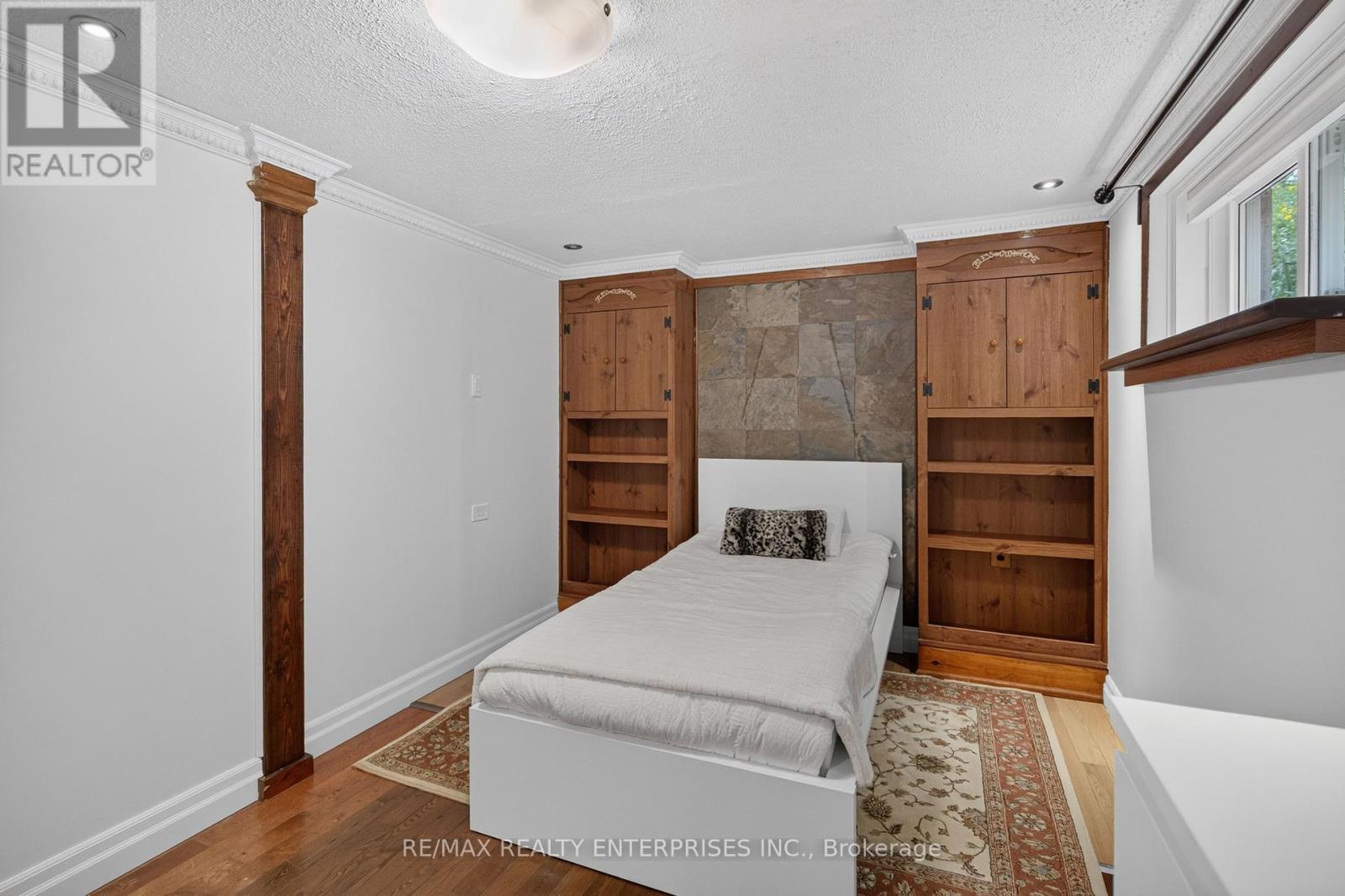 1282 Daimler Road, Mississauga, ON - Indoor