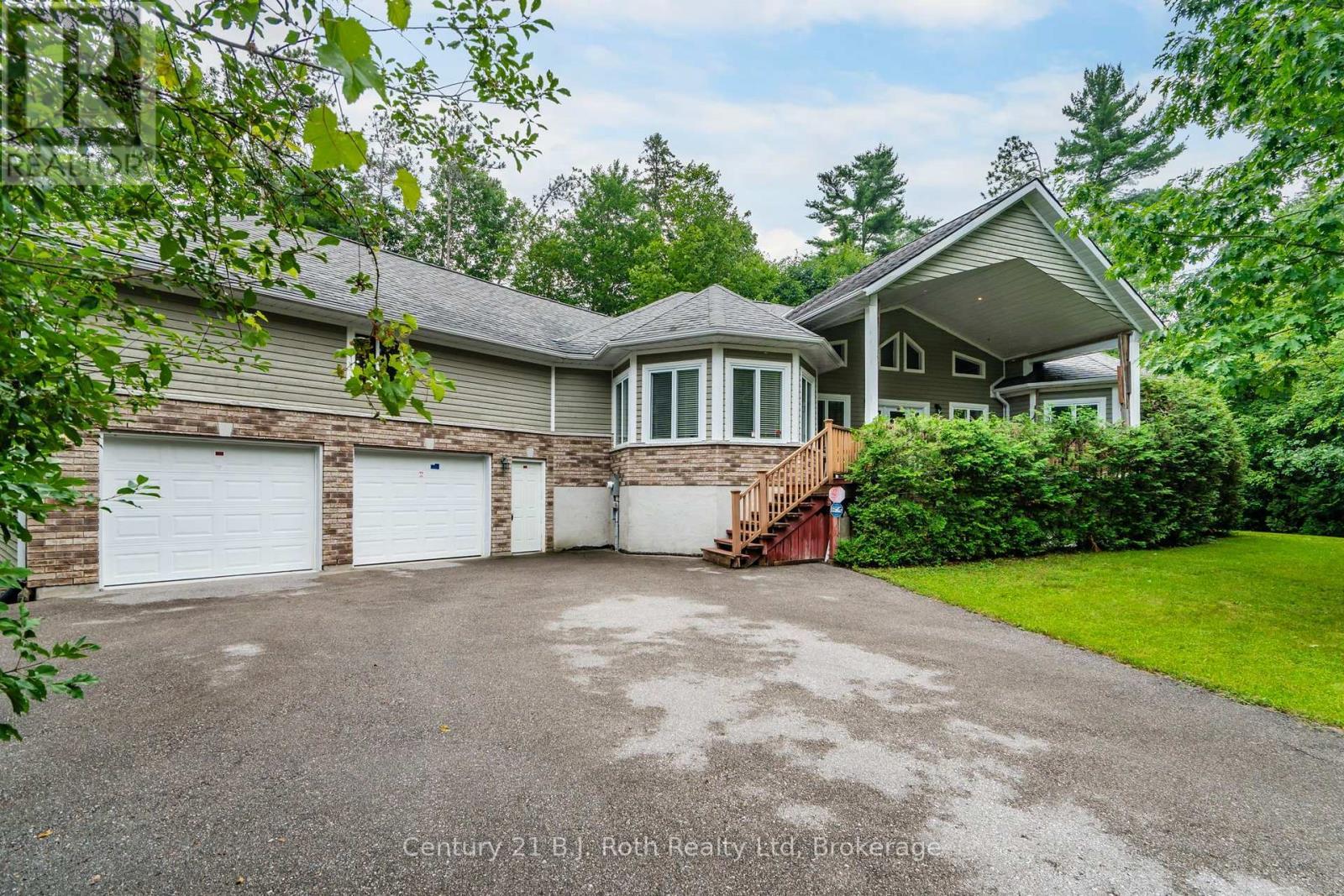 11 Rue Karola Road, Tiny, ON - Outdoor