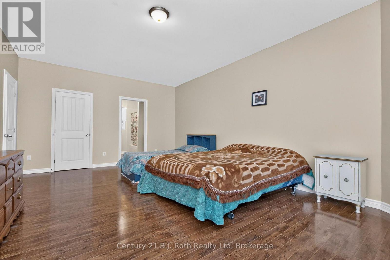 11 Rue Karola Road, Tiny, ON - Indoor Photo Showing Bedroom
