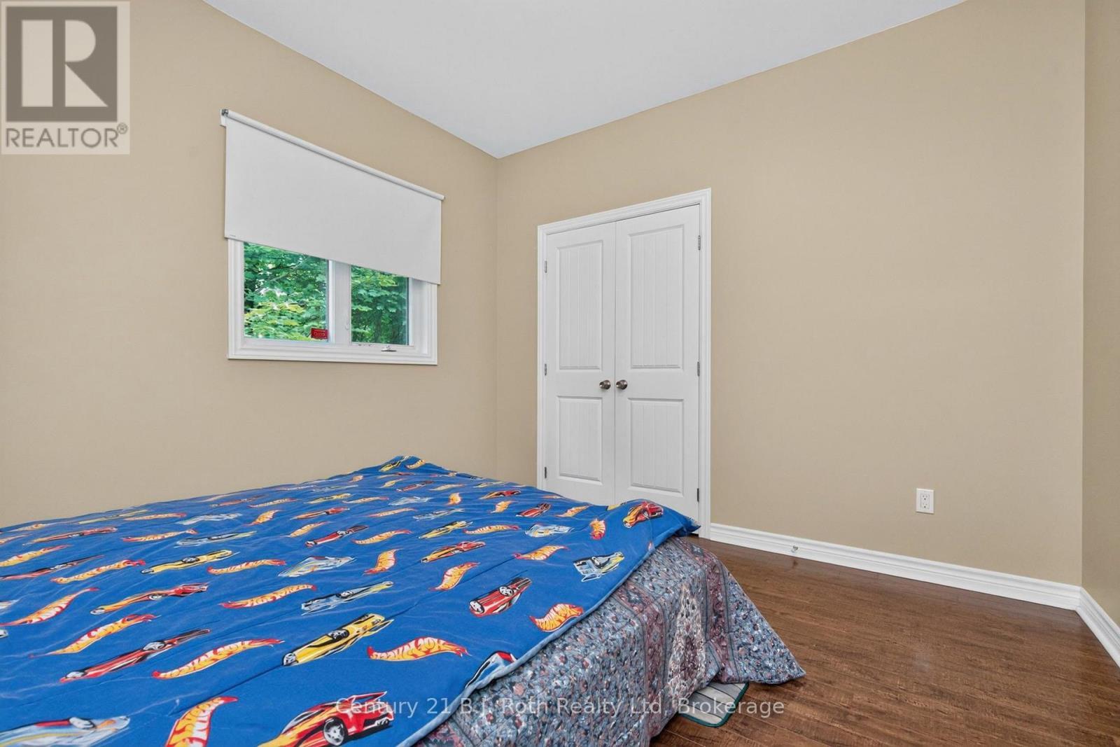 11 Rue Karola Road, Tiny, ON - Indoor Photo Showing Bedroom