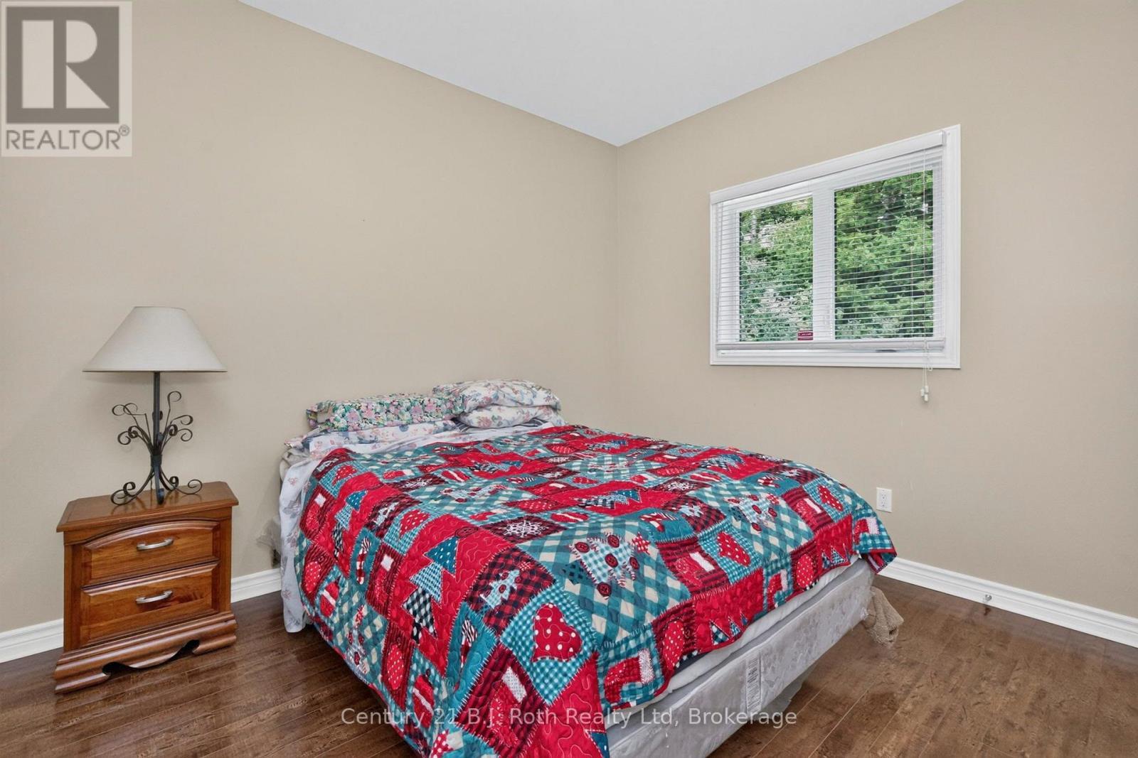 11 Rue Karola Road, Tiny, ON - Indoor Photo Showing Bedroom