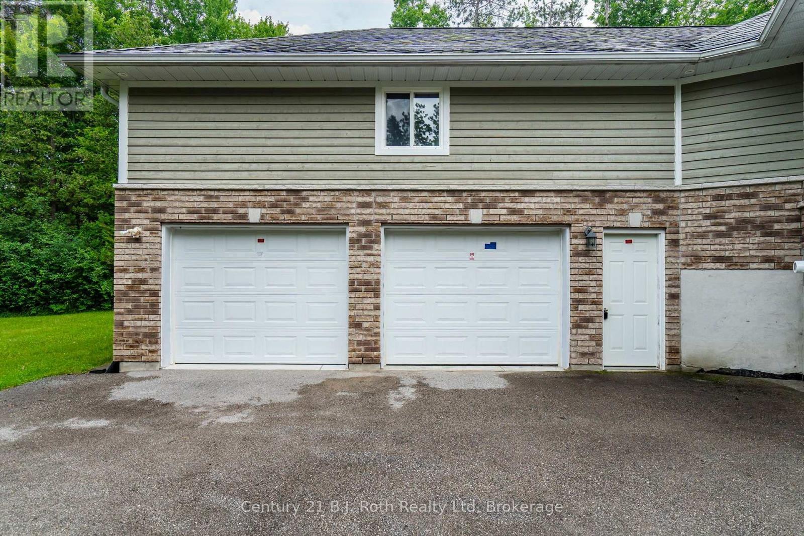 11 Rue Karola Road, Tiny, ON - Outdoor
