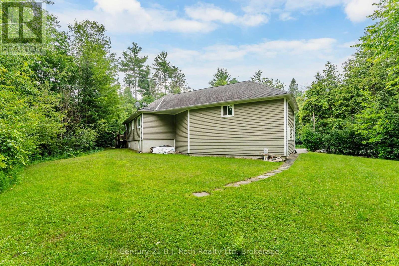 11 Rue Karola Road, Tiny, ON - Outdoor