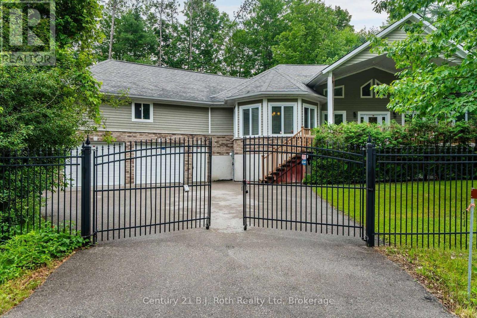 11 Rue Karola Road, Tiny, ON - Outdoor