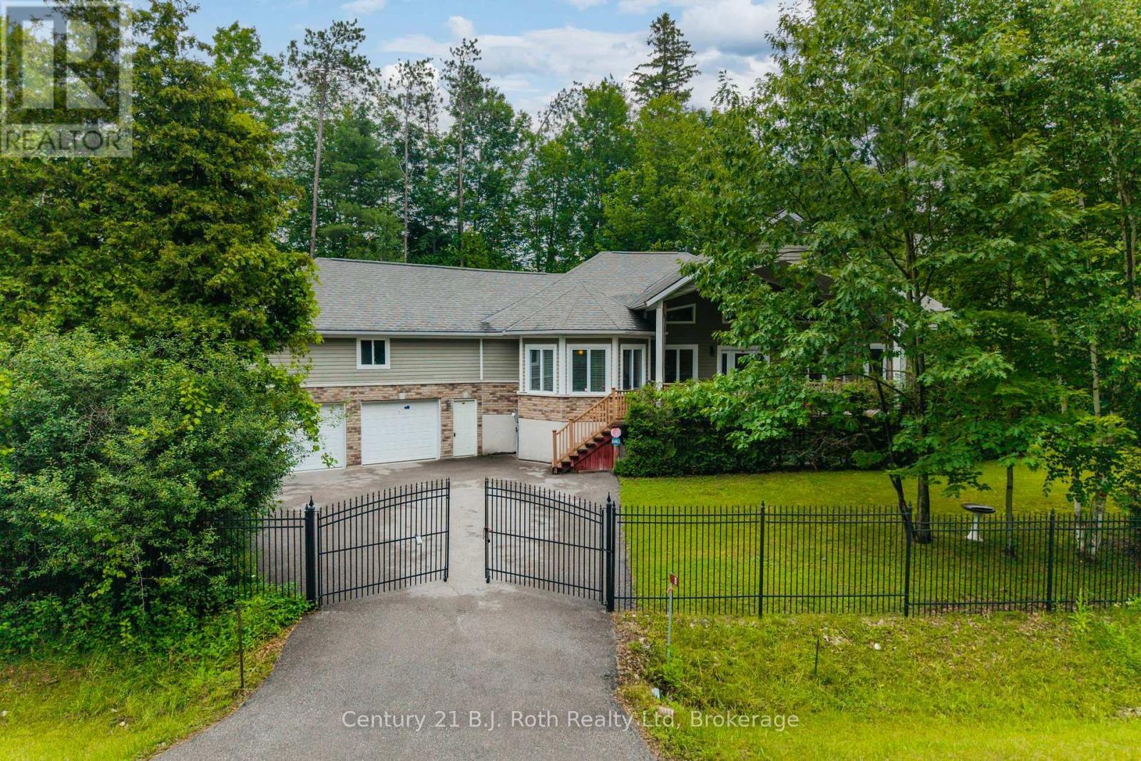 11 Rue Karola Road, Tiny, ON - Outdoor