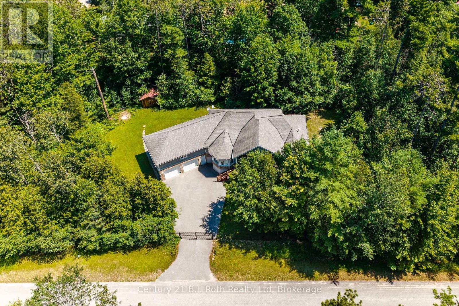 11 Rue Karola Road, Tiny, ON - Outdoor