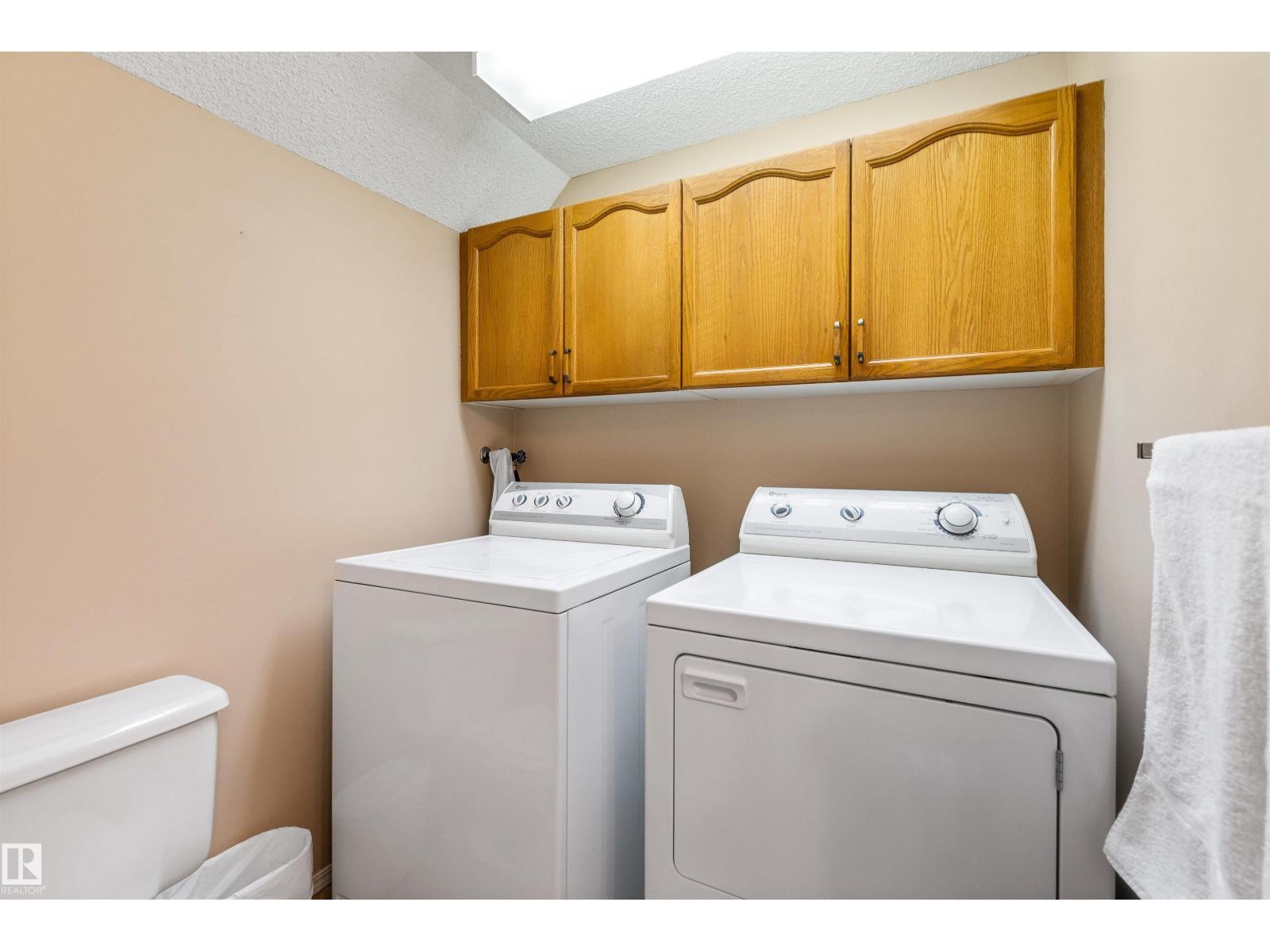 2 Dunvegan Ct, St. Albert, AB