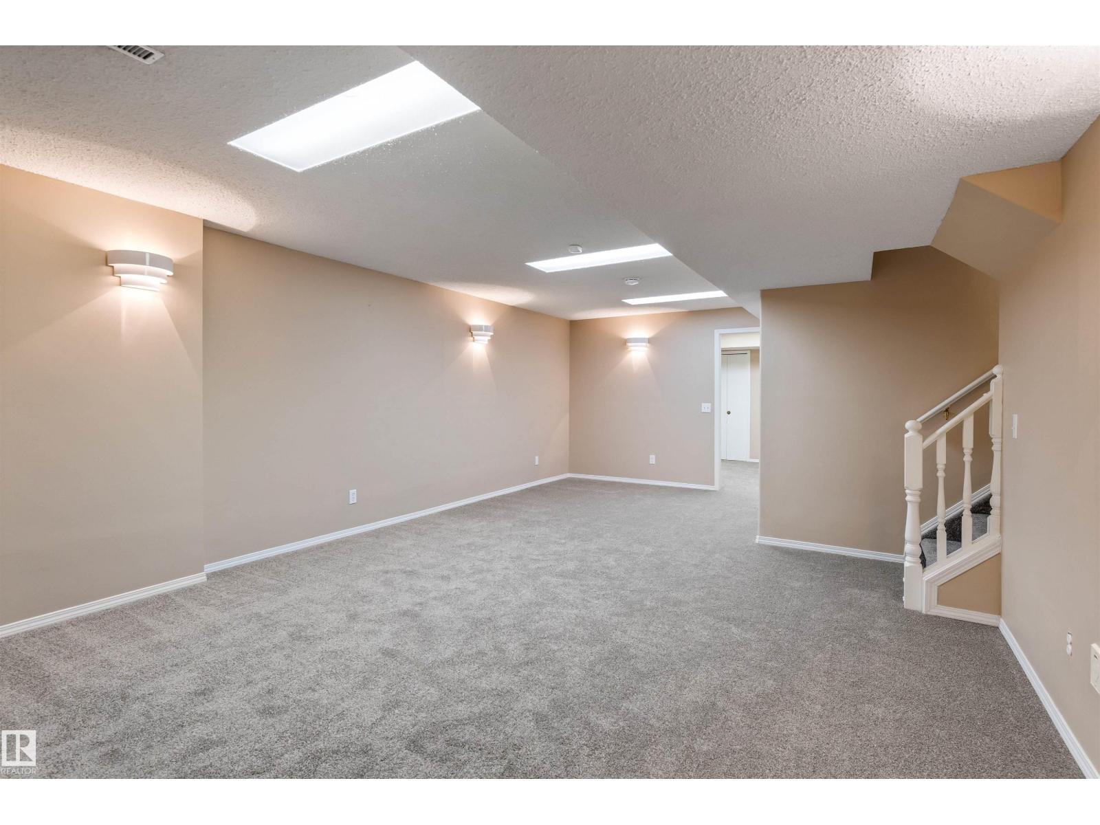 2 Dunvegan Ct, St. Albert, AB