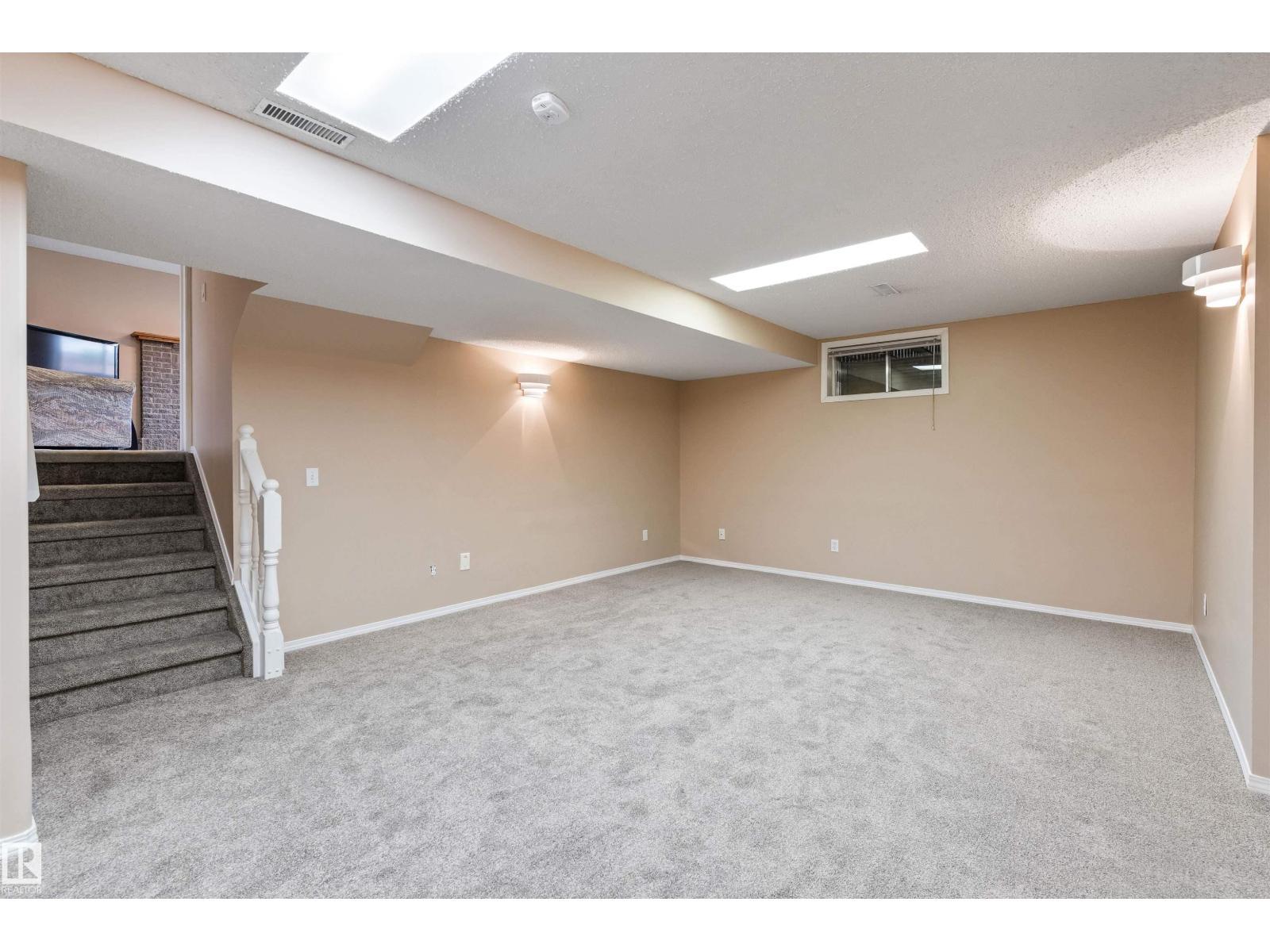 2 Dunvegan Ct, St. Albert, AB