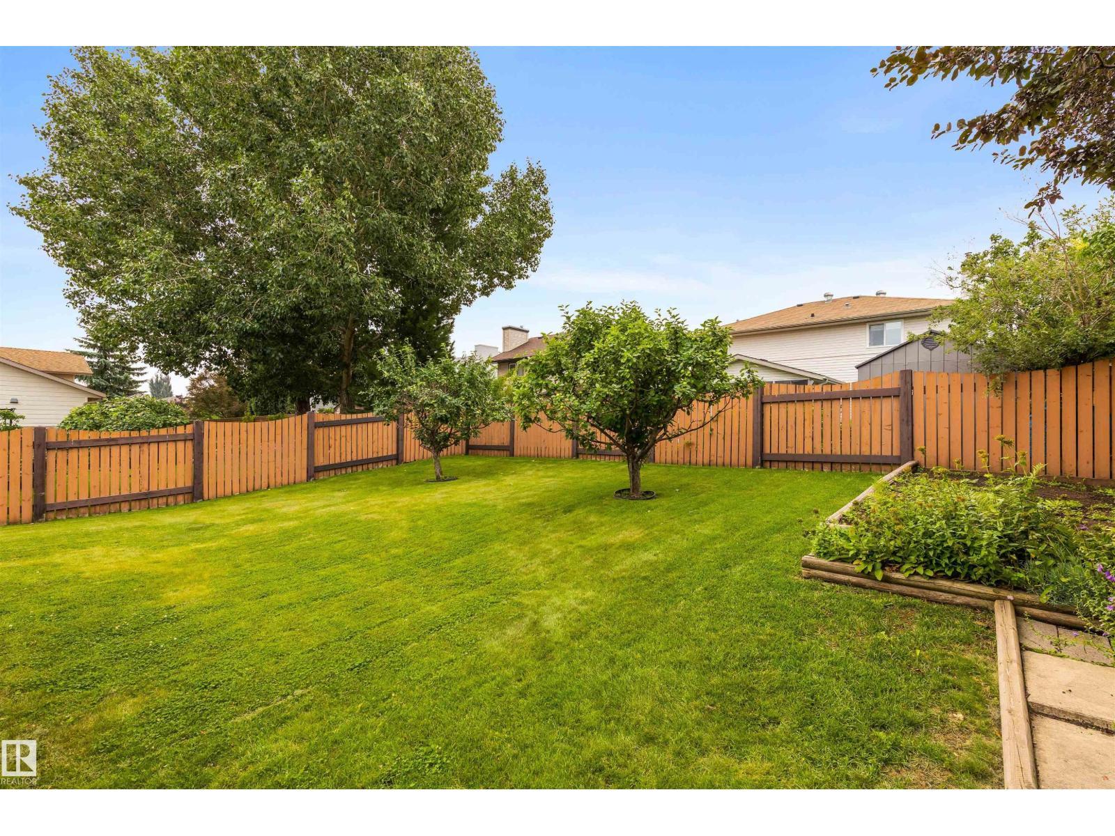 2 Dunvegan Ct, St. Albert, AB