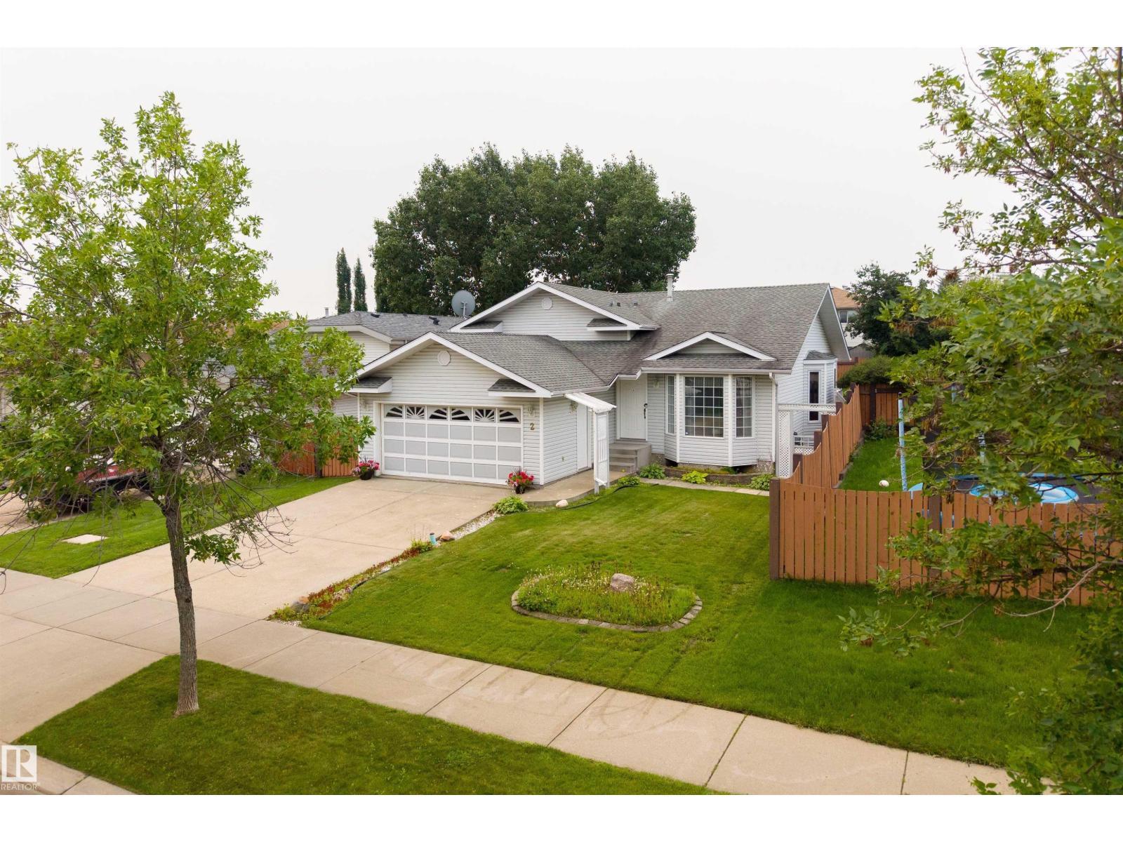 2 Dunvegan Ct, St. Albert, AB