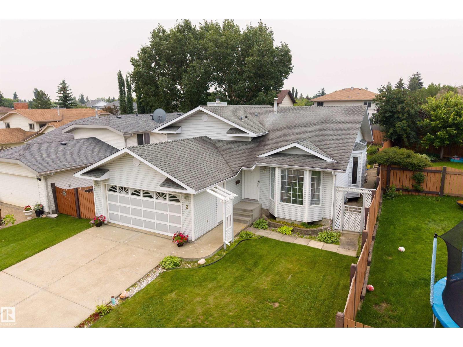 2 Dunvegan Ct, St. Albert, AB